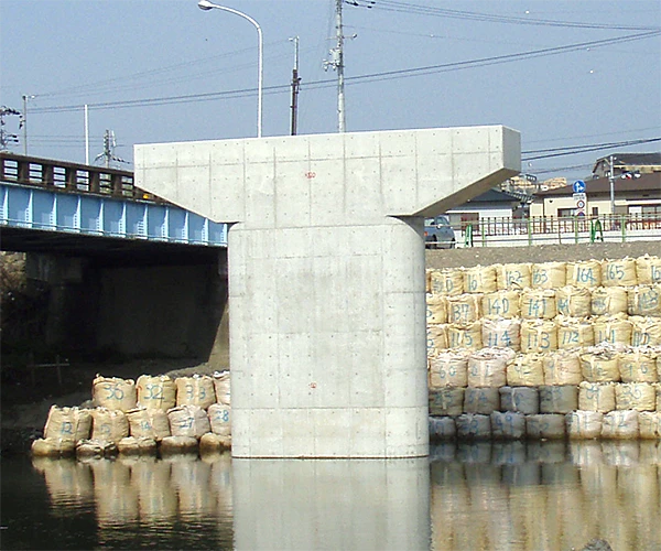 一般府道絹延橋停車場線絹延橋下部工事写真1