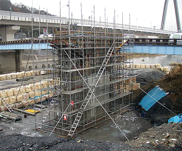 一般府道絹延橋停車場線絹延橋下部工事写真2